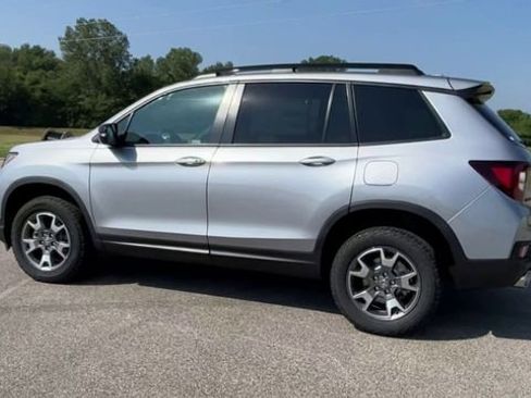 Used 2023 Honda Passport TrailSport image 6