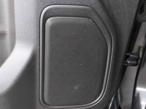 Used 2023 Chevrolet Silverado 2500 Custom w/ Custom Value Package image 27