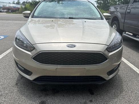 Used 2018 Ford Focus SEL FWD image 3