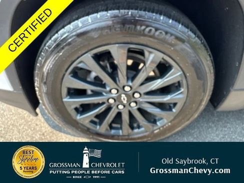 Used 2023 Chevrolet Traverse RS AWD/4WD image 32
