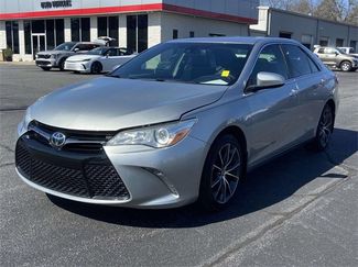Used 2017 Toyota Camry XSE w/ Moonroof Package video 3