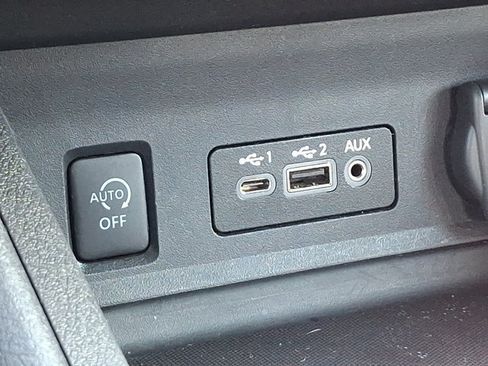 Used 2024 Nissan Sentra SV FWD image 23