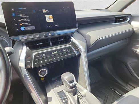 Used 2023 Toyota Venza XLE AWD/4WD image 19