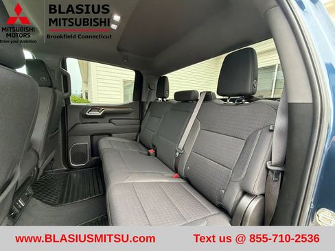 Used 2023 Chevrolet Silverado 1500 LT AWD/4WD image 38