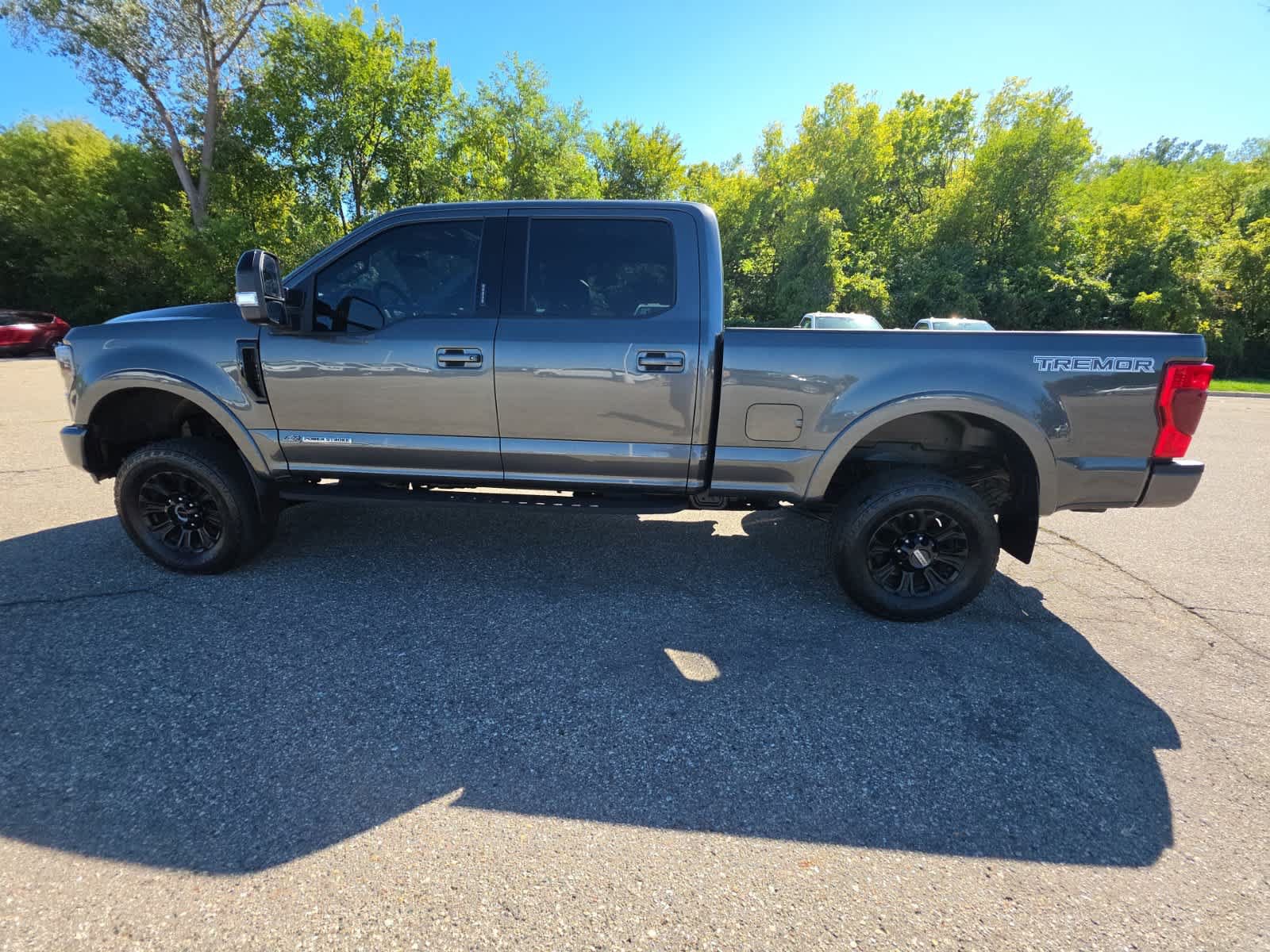 Used 2020 Ford F250 Lariat w/ Tremor Off-Road Package AWD/4WD image 13