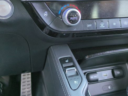 Certified 2022 Kia Telluride SX w/ SX Prestige Package image 24