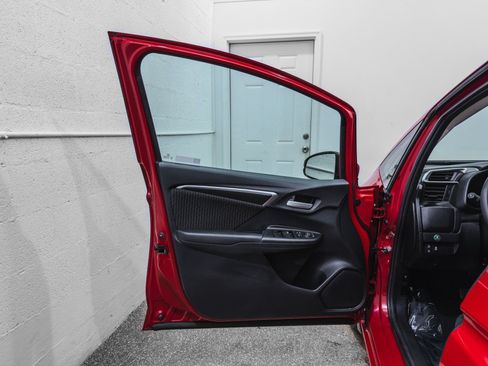 Used 2018 Honda Fit EX image 11