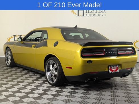 Used 2021 Dodge Challenger R/T Scat Pack w/ T/A Package RWD image 5