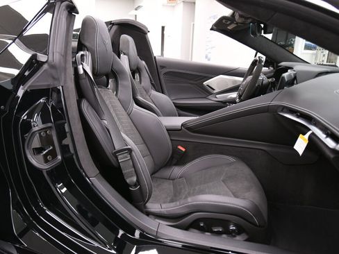 Used 2024 Chevrolet Corvette Z06 image 32