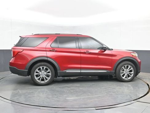 Used 2021 Ford Explorer Limited w/ Equipment Group 301A AWD/4WD image 15