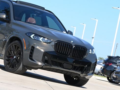 Used 2026 BMW X5 xDrive40i w/ M Sport Package AWD/4WD image 39