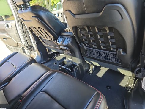 Used 2020 Jeep Gladiator Rubicon image 12