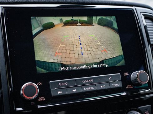 Used 2024 Nissan Titan SV w/ SV Bronze Edition Package image 30