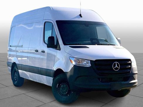 Used 2025 Mercedes-Benz Sprinter 2500 image 2