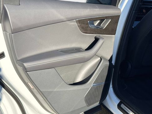 Used 2025 Audi Q7 3.0T Premium Plus image 13