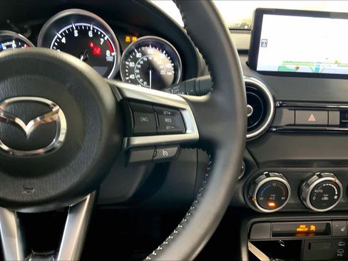 Used 2025 MAZDA MX-5 Miata Grand Touring image 17