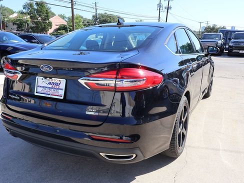 Used 2019 Ford Fusion SE AWD/4WD image 7