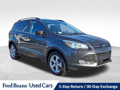Used 2016 Ford Escape SE w/ Equipment Group 201A image 1