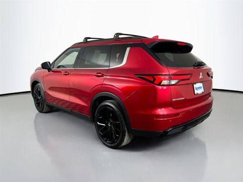 Used 2022 Mitsubishi Outlander SEL Black Edition image 4