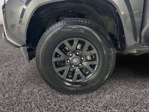 Used 2021 Toyota Tacoma SR5 image 19