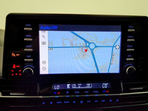 Used 2023 Toyota Sienna XSE AWD/4WD image 19