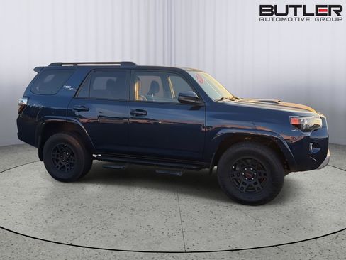 Used 2019 Toyota 4Runner TRD Off-Road AWD/4WD image 7