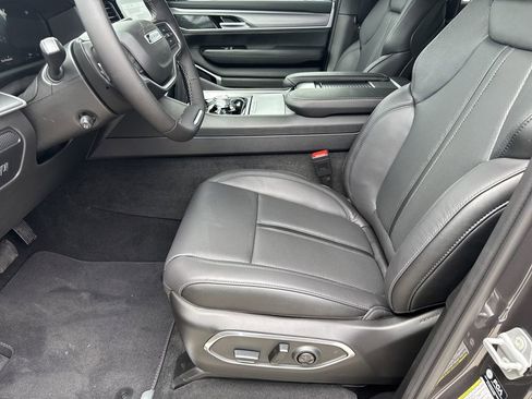 New 2026 Jeep Grand Wagoneer L Limited AWD/4WD image 12