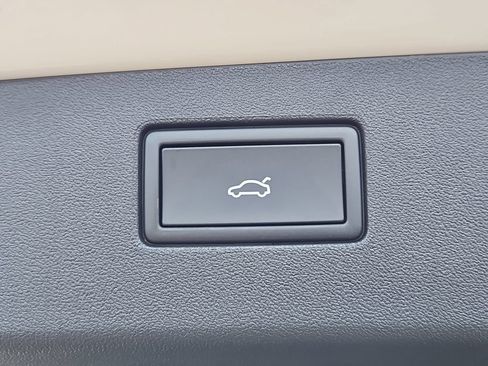 New 2026 Volkswagen Tiguan SE R-Line AWD/4WD image 15