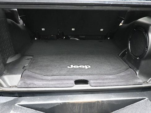 Used 2013 Jeep Wrangler Unlimited Sahara w/ Connectivity Group AWD/4WD image 19