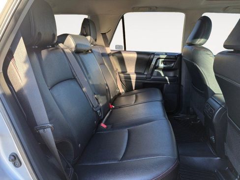 Used 2020 Toyota 4Runner 4WD image 14