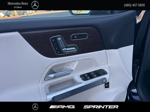 New 2026 Mercedes-Benz GLB 250 image 11