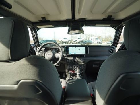 New 2026 Jeep Wrangler Unlimited Rubicon AWD/4WD image 22
