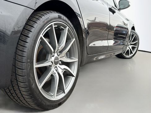 Used 2023 Genesis G70 2.0T image 15