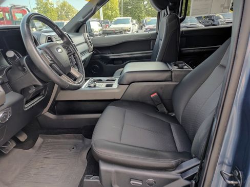Used 2019 Ford Expedition XLT image 9