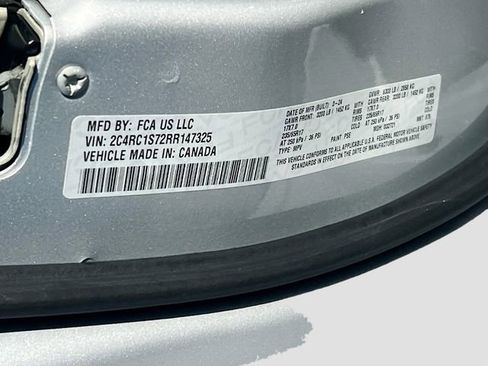 Used 2024 Chrysler Pacifica Limited FWD image 33