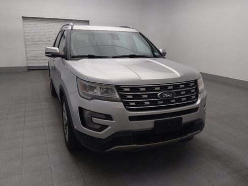 Used 2017 Ford Explorer Limited w/ Equipment Group 301A AWD/4WD image 14