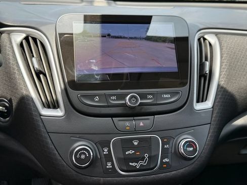 Used 2025 Chevrolet Malibu RS FWD image 19