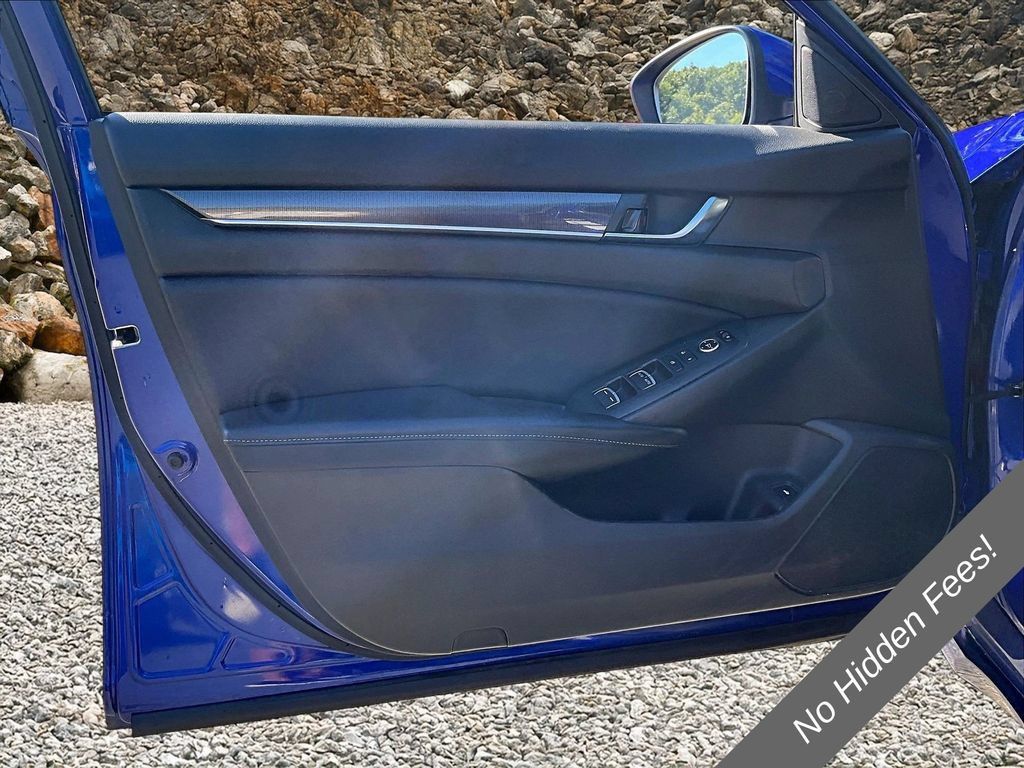 Used 2018 Honda Accord Sport image 18