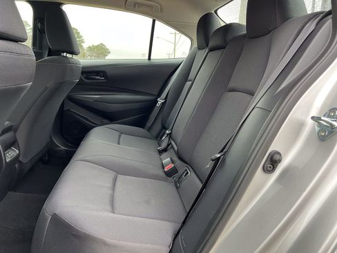 Used 2025 Toyota Corolla LE image 20