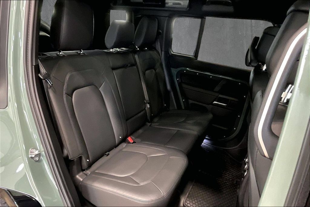 New 2026 Land Rover Defender 110 Trophy Edition AWD/4WD image 11