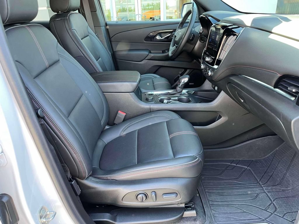 Used 2023 Chevrolet Traverse RS w/ LPO, Floor Liner Package AWD/4WD image 24