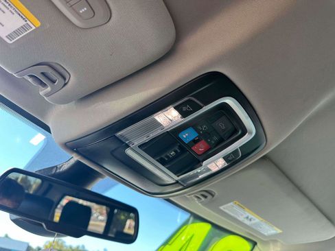 Used 2024 RAM 2500 Laramie image 32