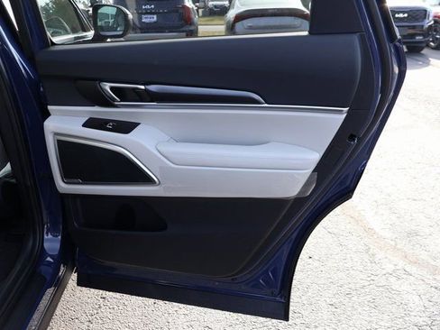 New 2025 Kia Telluride S image 13