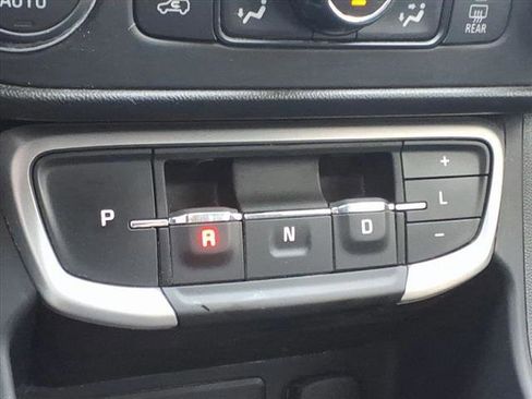 Used 2022 GMC Terrain SLE w/ Driver Convenience Package image 8