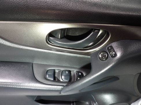 Used 2020 Nissan Rogue Sport S AWD/4WD image 9