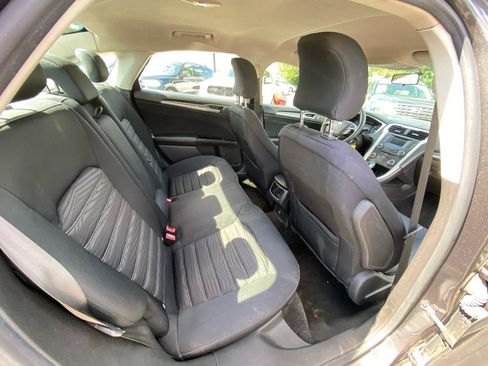 Used 2016 Ford Fusion SE FWD image 12