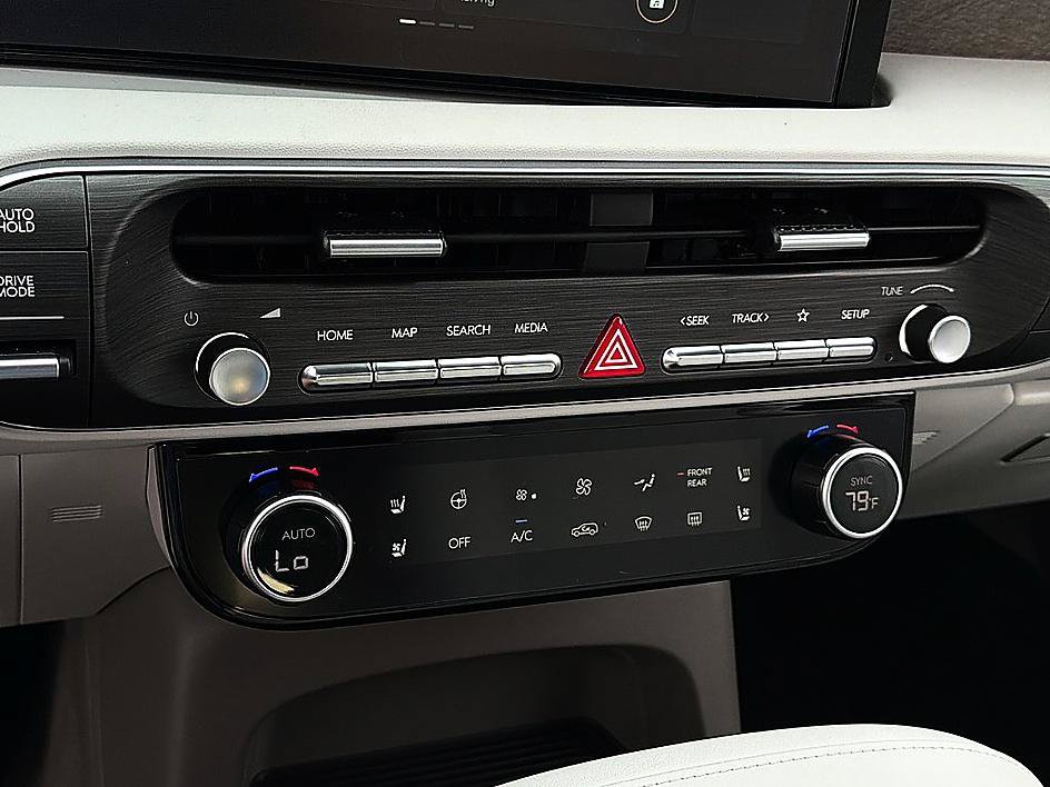 Certified 2026 Hyundai Palisade Limited FWD image 14