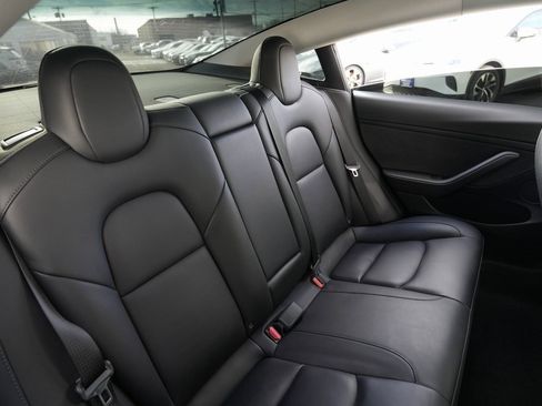 Used 2023 Tesla Model 3 Standard Range image 25