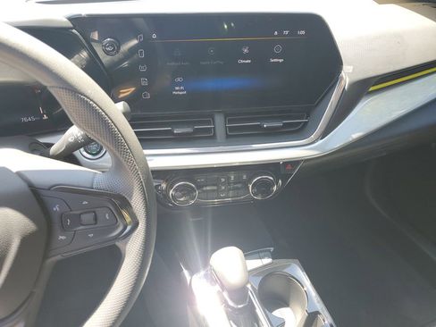 Used 2025 Chevrolet Trax LT image 24