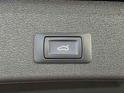 Used 2016 Audi Q5 2.0T Premium Plus w/ Technology Package image 15